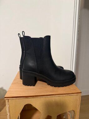 MIA Black Chelsea Boots – Size 9M